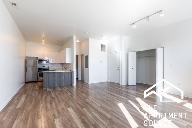 Photo - 2700 W North Ave Apartment Unit 2700