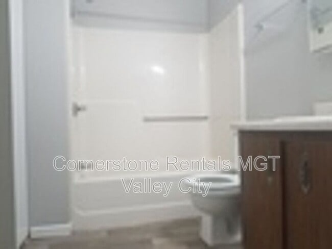 Photo - 806 11th St NW