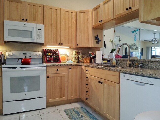 Photo - Seasonal 3/2/2 waterfront villa in Punta Gorda Unit 11