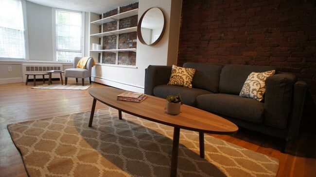 Building Photo - 65 Dartmouth St Unit #1