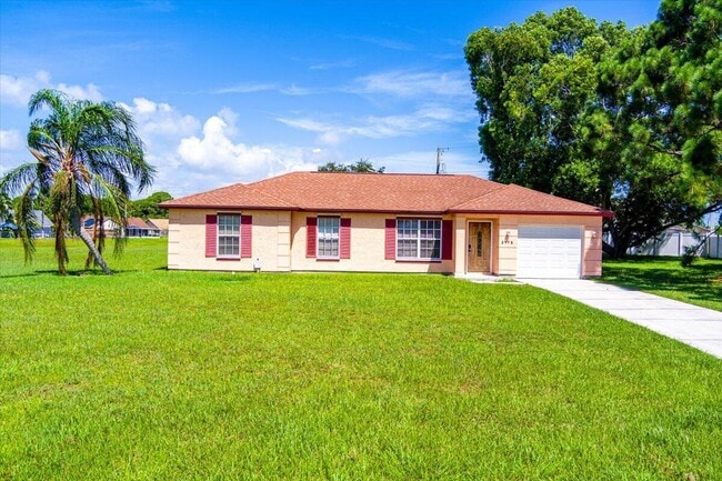 Building Photo - 2175 SE Heathwood Cir Rental