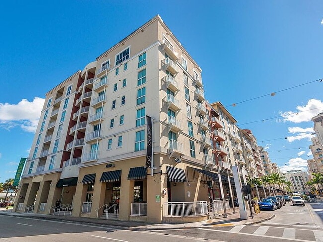 Photo - "Chic 1-Bedroom Retreat in the Heart of Miami - 782 Sq Ft of Comfort!"