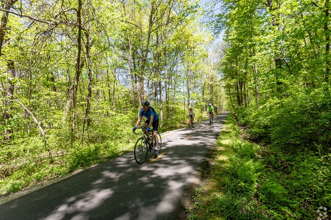 Bike Trail - University Crossing Apartments