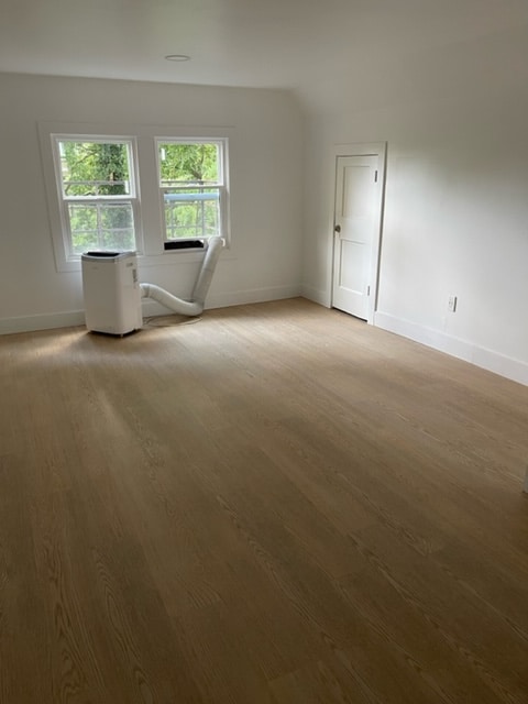 Photo - 557 Maple Ave Unidad 2