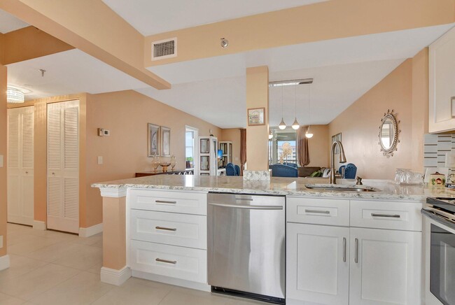 Building Photo - 14527 Bonaire Dr Unit 609 Rental