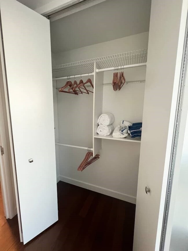 Photo - 1886 Broadway-SI ID1461703P Unit SI ID1461703P