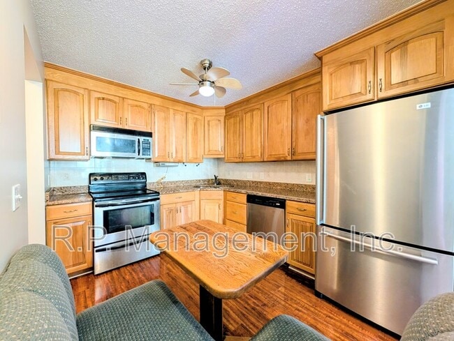 305 Kathy Ln NE