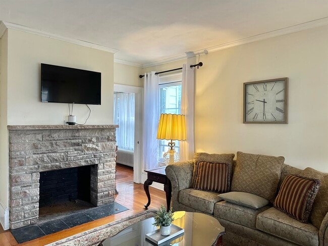 Photo - 72 Pawling Ave