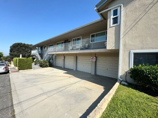 Building Photo - Spacious 2-Bedroom, 2-Bath Apartment for R...