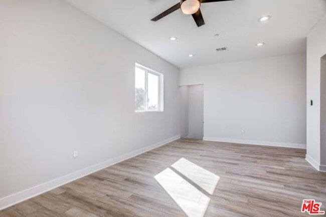 Photo - 624 W 83rd St Unit 626 1/4