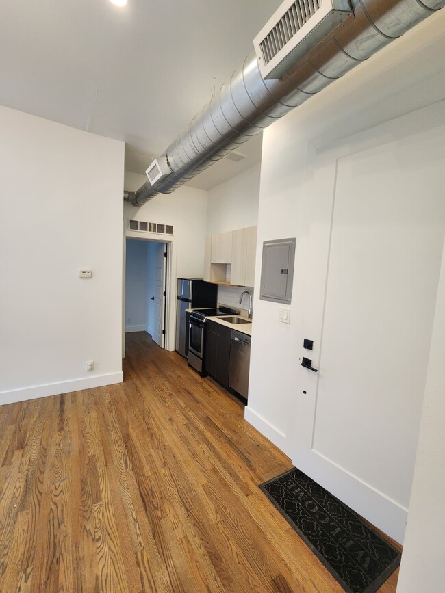 Kitchen - Corktown Ash Apartments