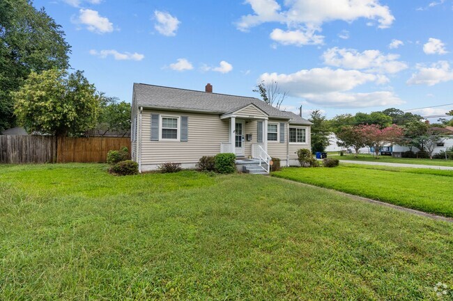 Building Photo - Charming 2-bedroom ranch. Rental