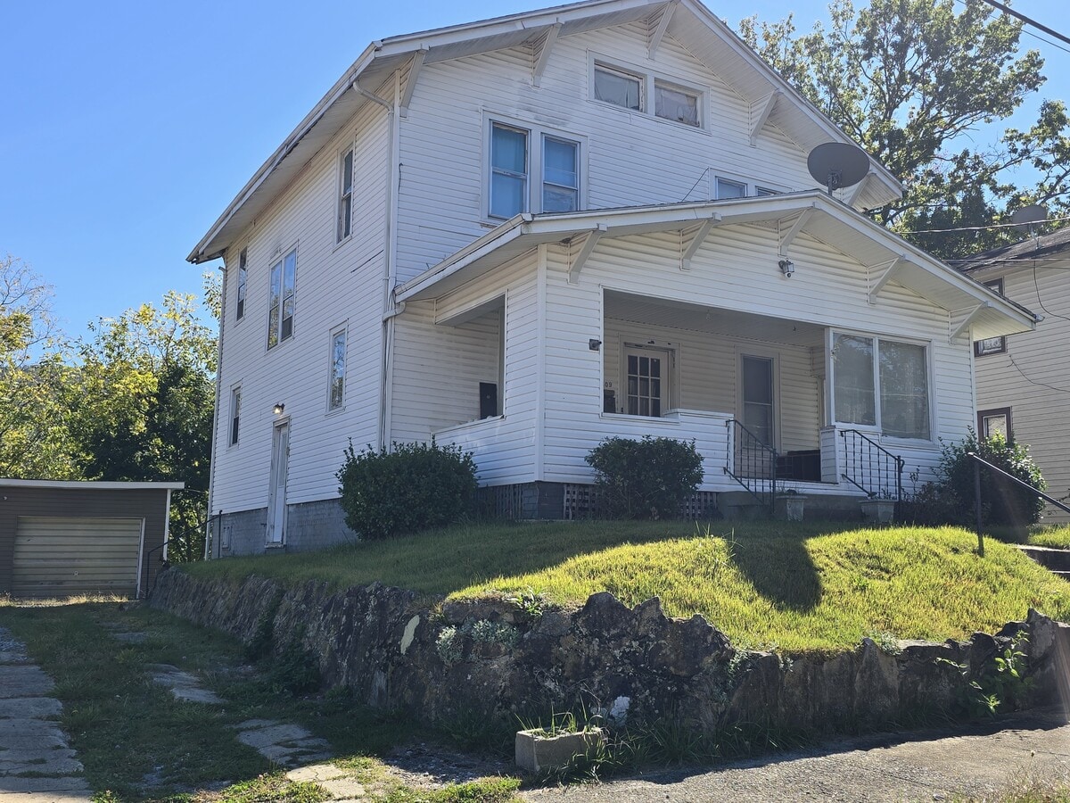 Photo - 409 Stowers St