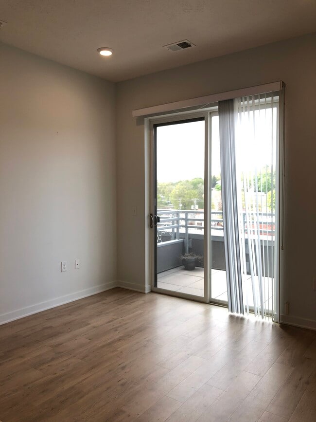 Balcony - The Sawyer