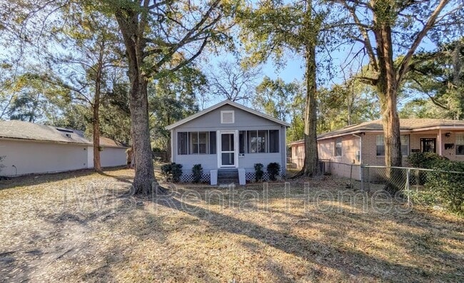 Photo - 222 E 43rd St