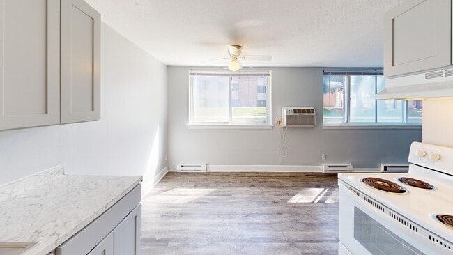 2 BR, BBA - 866 SF - Kitchen - Chili Garden Apartments