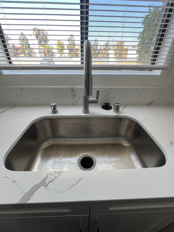 Photo - 530 Graves Ave