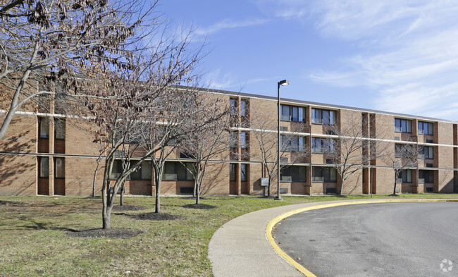 Building Photo - Maple Oak Rental