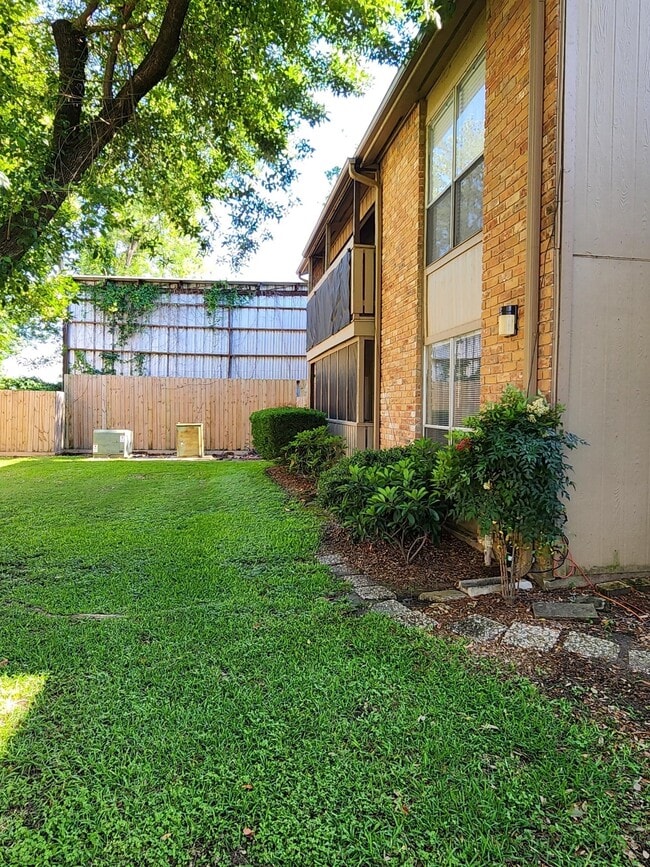 Photo - 5665 Birchmont Dr Unit H