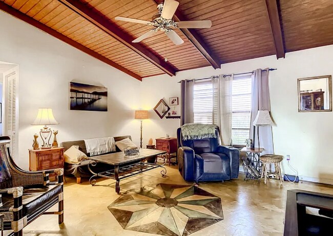 Photo - 5894 Longbow Ln Unit Apt 6