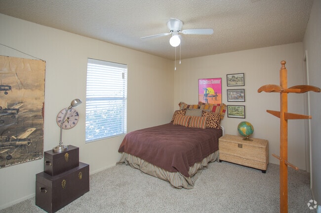2BR, 2.5BA - 1100SF - Model