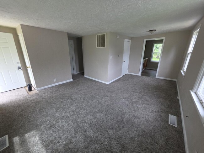 Photo - 1033 W Beale St