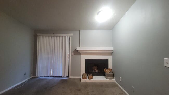 Photo - 900 Candlewood Dr NW Unit D