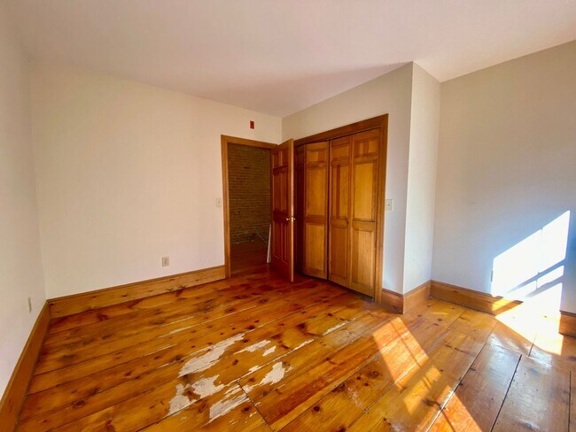 Photo - 16 Market-Multi Unidad #3