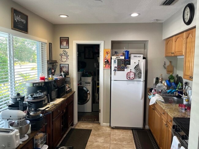 Photo - 198 NE 28th St