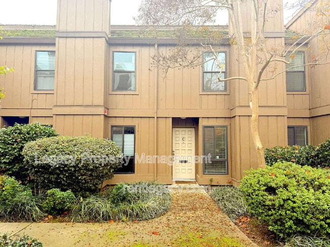 Building Photo - 2298 Sierra Blvd Unit Apt C