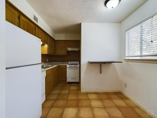 Photo - 803 W 28th St Unidad 107