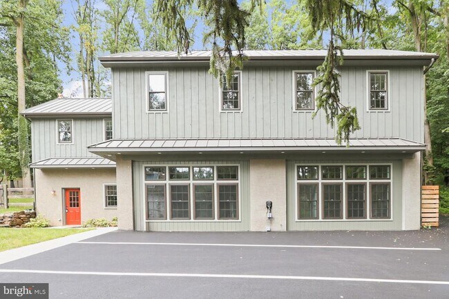 Building Photo - 5567 Pennell Rd