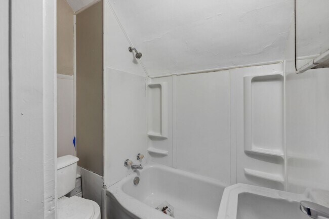 Photo - 1210 Maple Ave Unit 1210-3