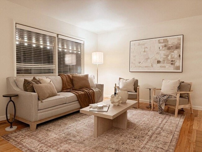 Building Photo - Manito House Unit 107