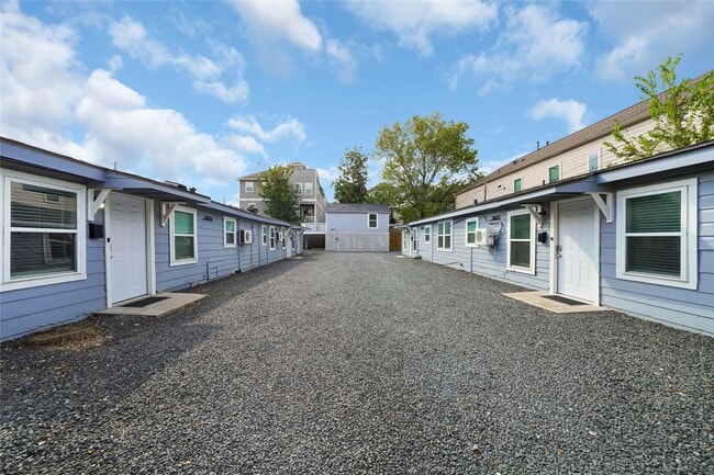 Building Photo - 5603 Petty St
