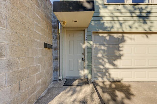 Photo - 1236 Cortlandt St