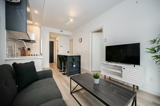 Photo - 1055 Rue de la Montagne Unit ID1262043P