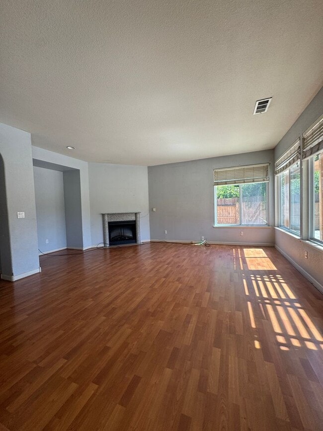 Photo - Great Location! 5BD and 3BA in a desirable North Stockton