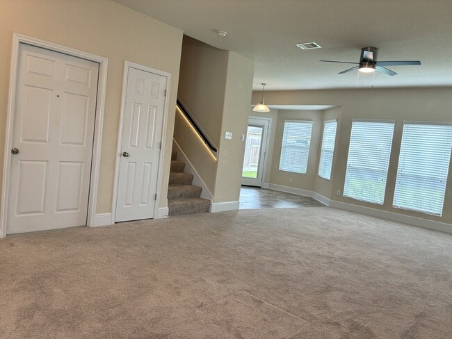 Photo - 2588 Hallmark Oak St