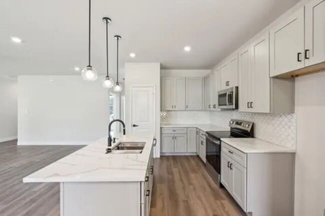 Photo - 5713 Stonegate Cir