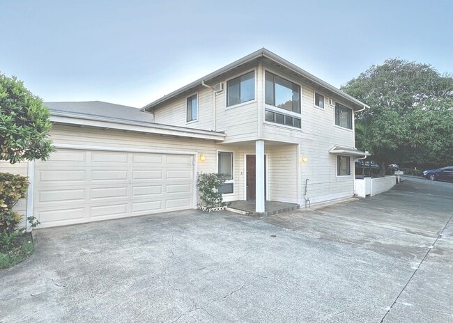 Building Photo - SPACIOUS 3 BEDROOM 2.5 BATH HOME IN KAIMUKI W/2 CAR GARAGE