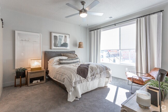 2BR, 2.5BA - 1,135 SF