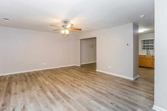 Photo - 2910 Rockingham Ct SW