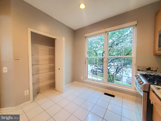 Photo - 6030 Lincolnia Rd