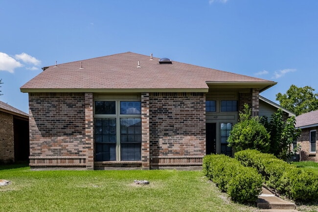 Building Photo - 423 Barton Dr