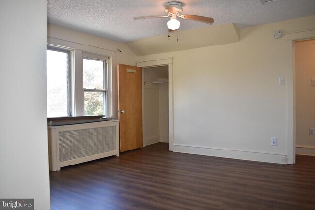 Photo - 1000 Burlington Ave