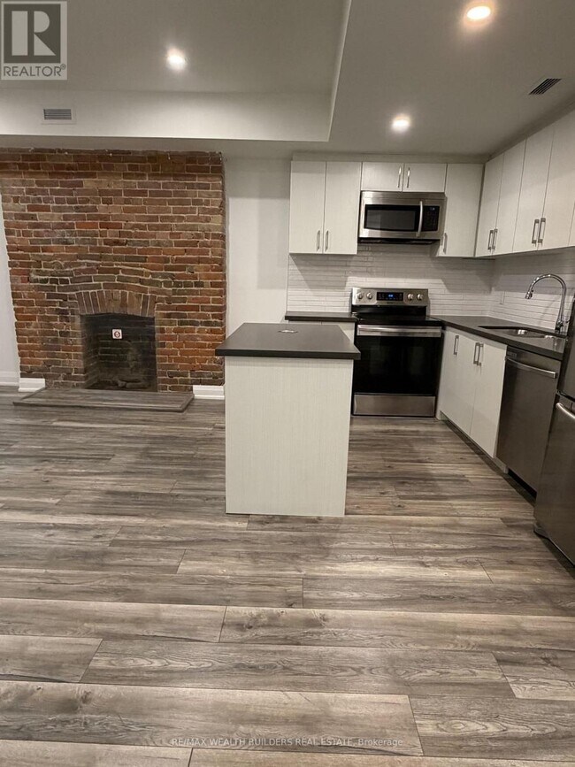 Photo - 215 Jarvis St Unit 1