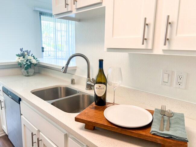 Kitchen - Kerwood Apartments