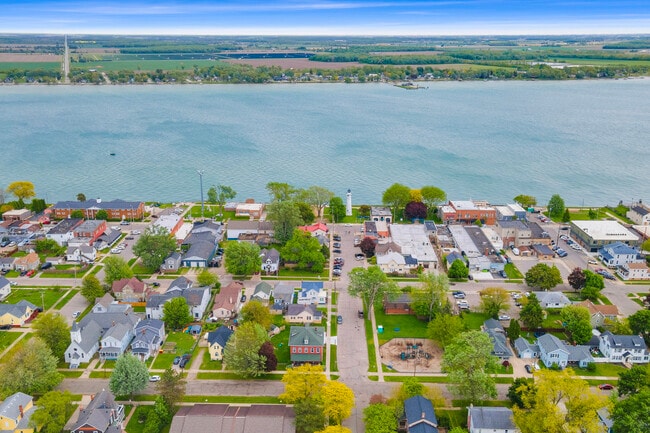 258 S Water St Unit 2 - Lighthouse Loft (ARBNB)