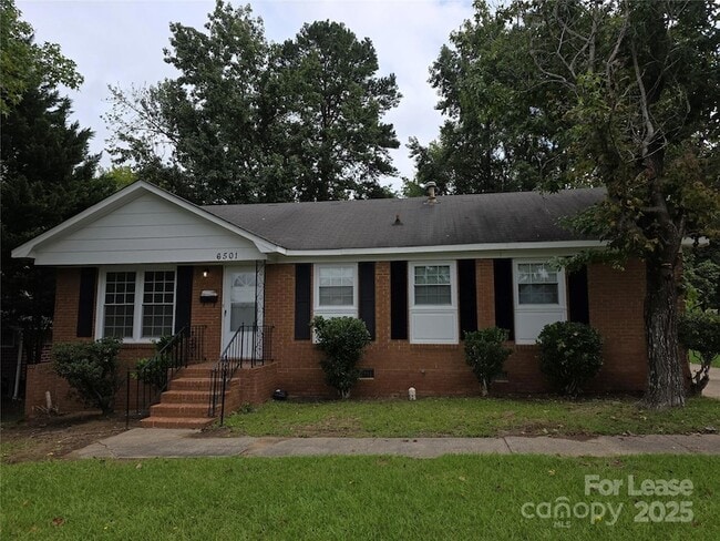 Photo - 6501 Barrington Dr Casa